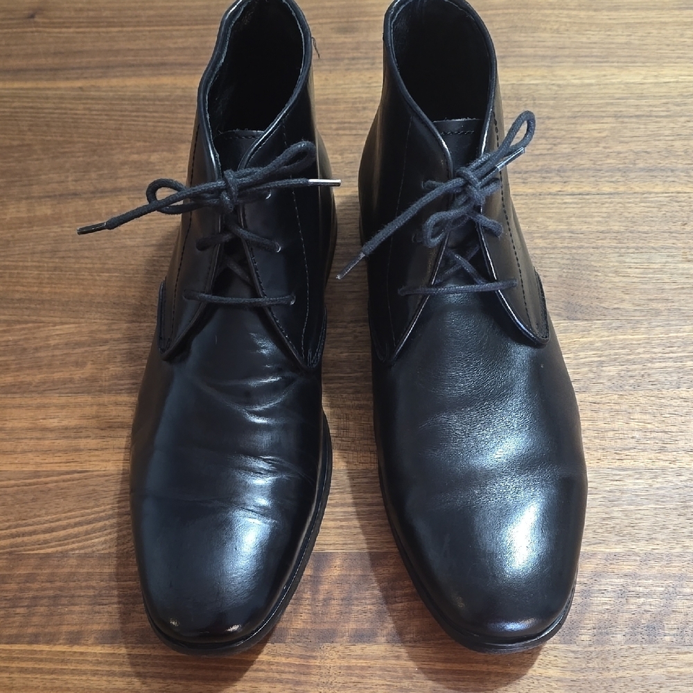 Florsheim Classic Black Leather Chukka Boots